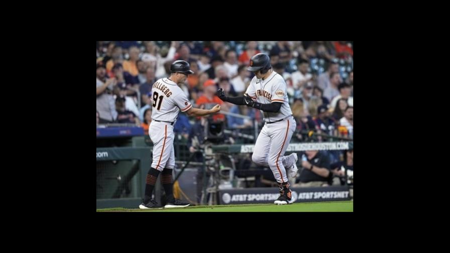 Jonrón de Flores ayuda a Gigantes a vencer 4-2 a Astros Jonrón de Flores ayuda a Gigantes a vencer 4-2 a Astros
