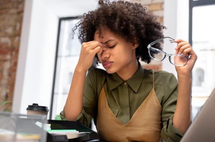 Cómo manejar la ansiedad y el estrés en el trabajo