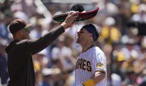 VIDEO El sombrero mexicano de Fernando Tatis está de moda entre sus compañeros