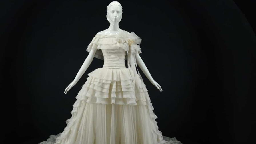 Tras la gala, el MET expone legado del camaleón Karl Lagerfeld Tras la gala, el MET expone legado del camaleón Karl Lagerfeld