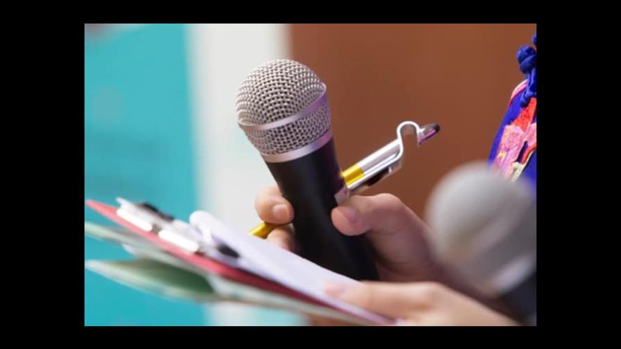 En RD “ha habido una tradicional vigilancia” a los periodistas