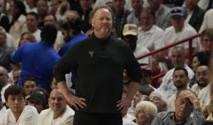 Bucks despiden a Budenholzer tras temprana eliminación