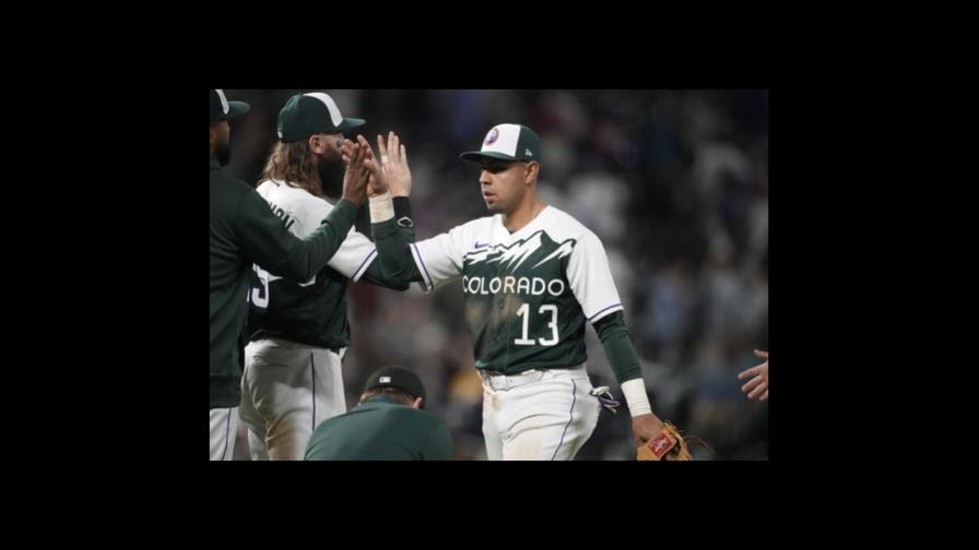 Con jonrones de Bryant y Blackmon, Rockies se imponen a Cerveceros