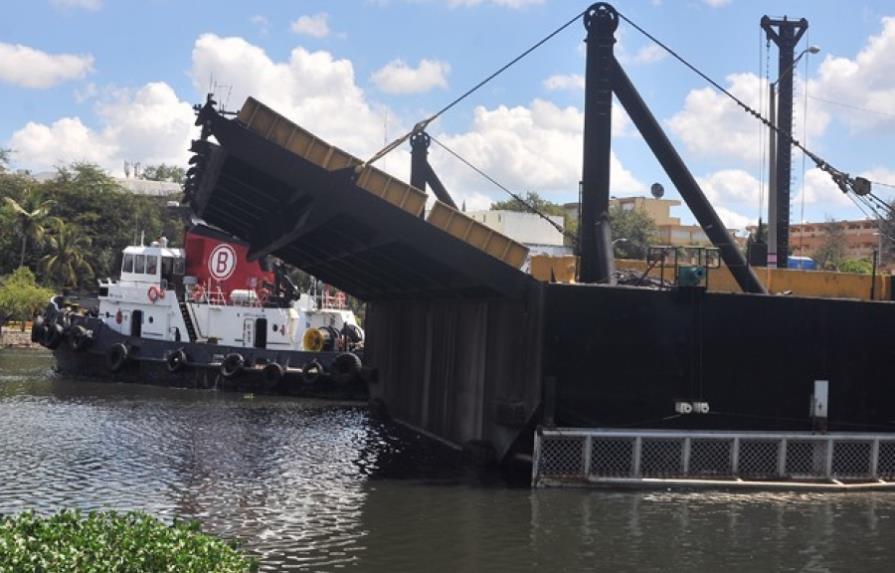 Obras Públicas cierra tránsito por puente flotante 