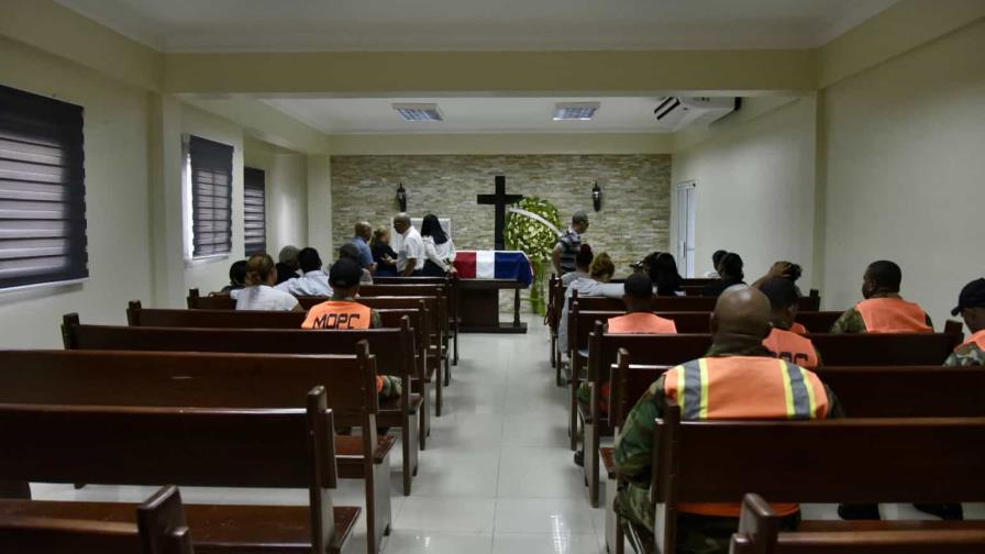 Familia de oficial de la Policía muerto a manos de su compañero ofrece versión de los hechos Familia de oficial de la Policía muerto a manos de su compañero ofrece versión de los hechos