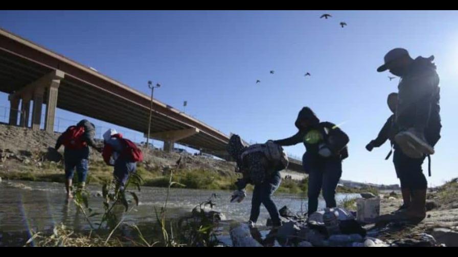 EE.UU. no examinó a empleados de centros migratorios, según informe