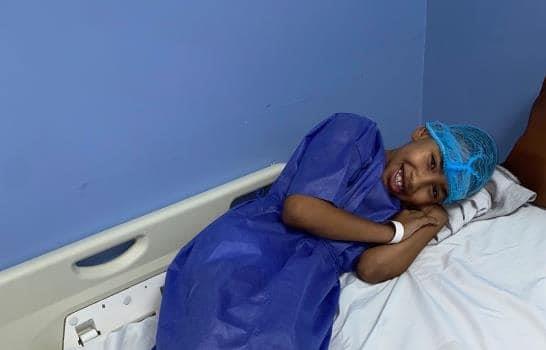 Familiares desconsolados ante muerte de un niño de siete años durante una cirugía de adenoides