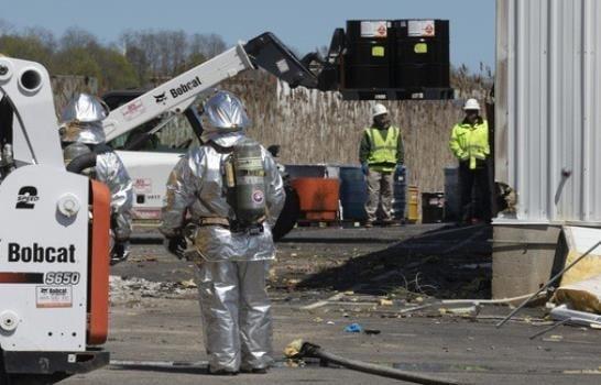 Inspeccionan planta química tras explosión en Massachusetts