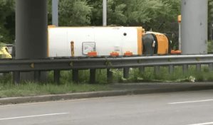 Choque entre dos vehículos deja una mujer muerta y a su bebé en estado crítico