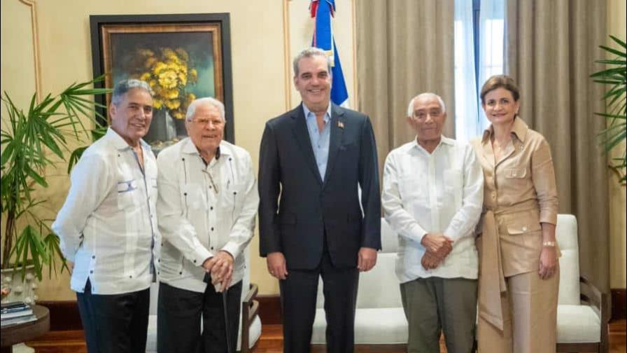 Fundación Bulevar de las Estrellas reconocerá artistas este mes Fundación Bulevar de las Estrellas reconocerá artistas este mes