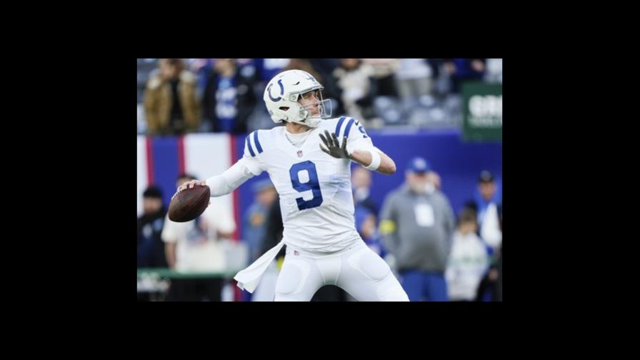 Colts liberan a Foles para abrir sitio en plantel y ahorrar Colts liberan a Foles para abrir sitio en plantel y ahorrar