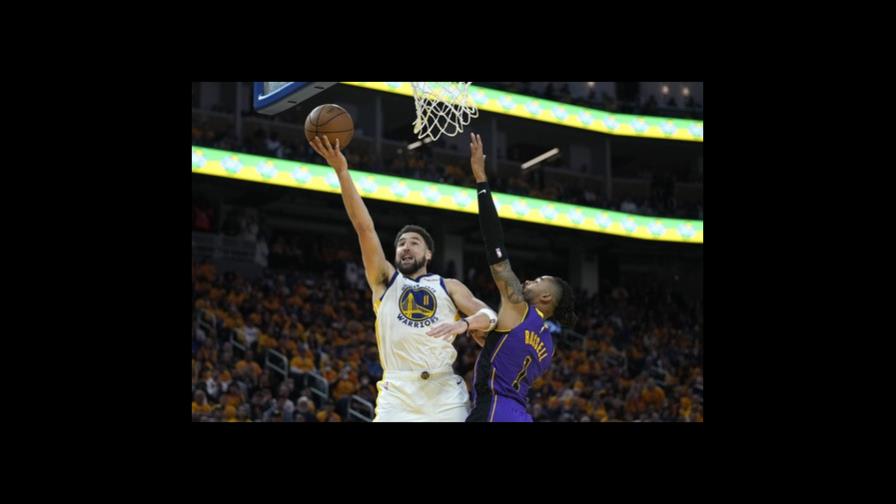 Los Warriors apalean a Lakers y empatan serie gracias a Thompson