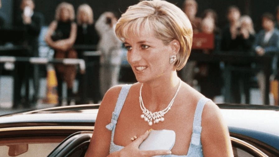 El famoso colgante del Lago de los cisnes de la princesa Diana sale a subasta