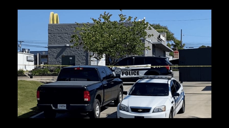 Hombre mata a su madre, a su abuela y a una empleada de McDonalds en EE.UU. Hombre mata a su madre, a su abuela y a una empleada de McDonalds en EE.UU.