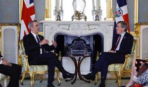 Presidente Abinader se reúne con ministro para las Américas y el Caribe