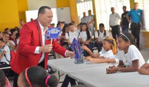 Franklin Mirabal lleva a Bonao su charla a jóvenes