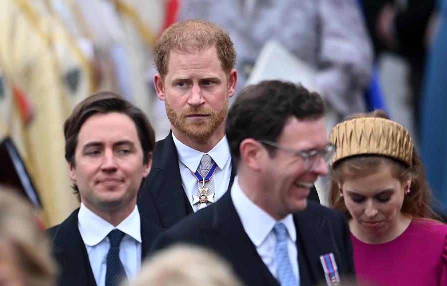 El príncipe Harry afuereado en la coronación de su padre Carlos III