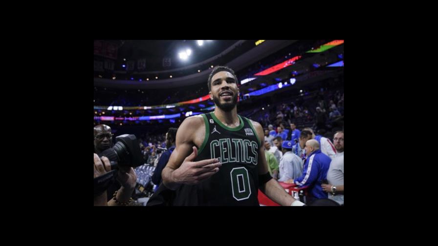 Tatum y Brown brillan con Celtics, que remontan ante 76ers Tatum y Brown brillan con Celtics, que remontan ante 76ers
