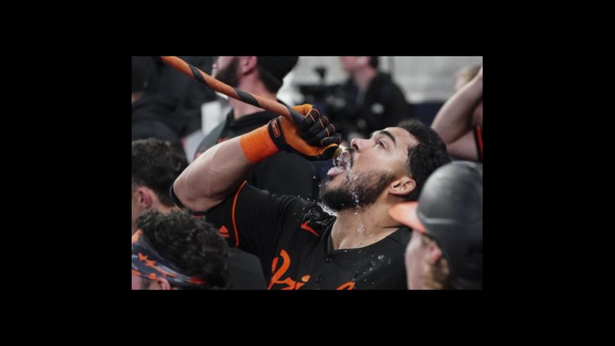 Santander pega 2 jonrones, incluido grand slam, por Orioles Santander pega 2 jonrones, incluido grand slam, por Orioles
