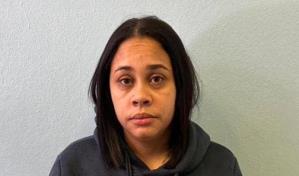 Se entrega mujer que estaba prófuga por herir dos hombres en carnaval de La Vega