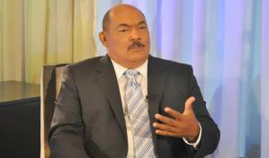 Ramón Alburquerque se opone a nacionalidad dominicana a Vargas Llosa