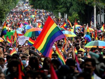 Florida: Cruce peatonal Pulse Orlando sin bandera diversidad sexual