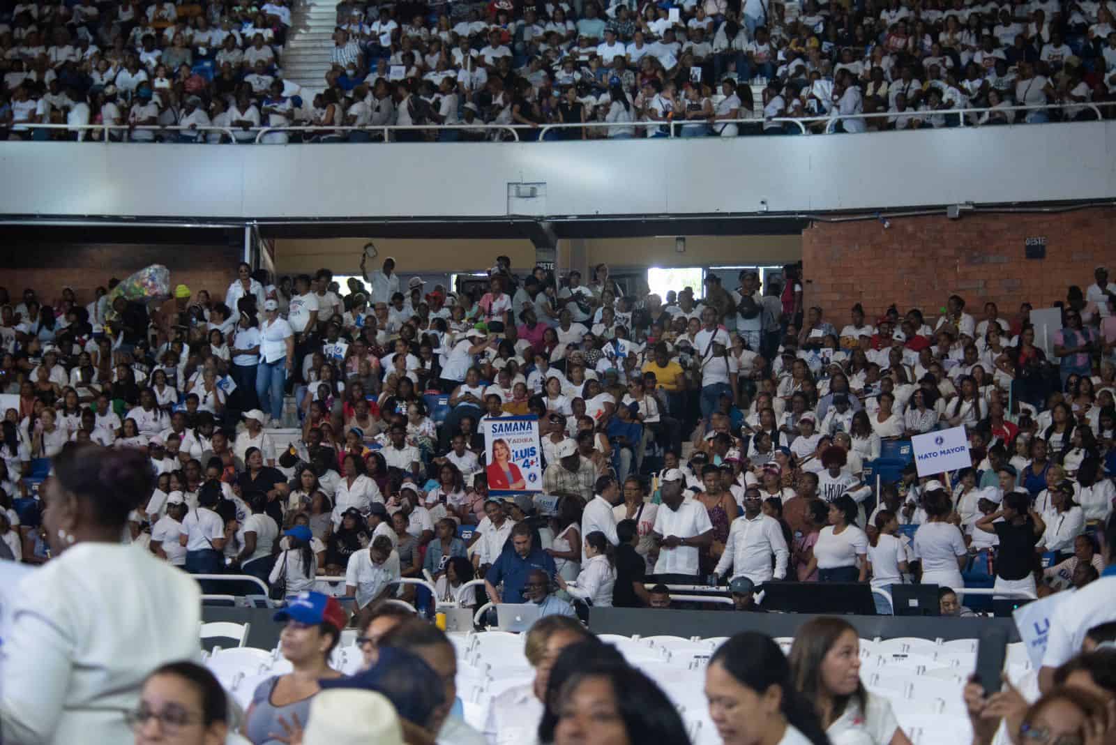 Perremeístas piden reelección de Abinader. 