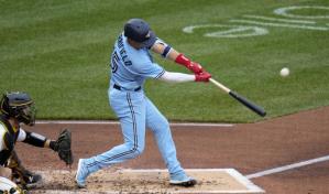 Merrifield impulsa cuatro carreras y Azulejos apalean a Piratas