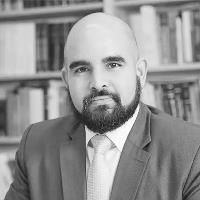 J&oacute;venes graduandos y ecosistema empresarial
