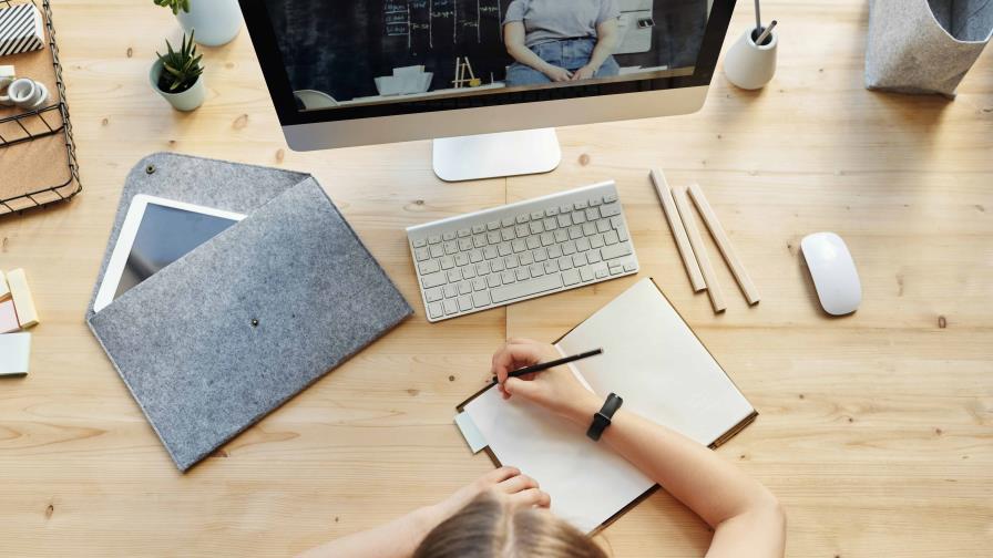 ChatGPT puede hacer que los alumnos piensen más, dice experto de Telefónica