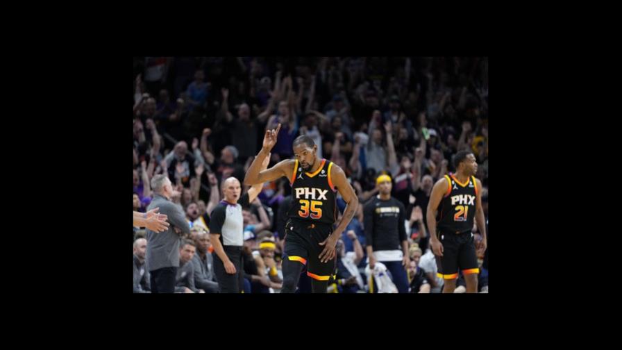 Booker y Durant lucen por Suns, que igualan serie a Nuggets