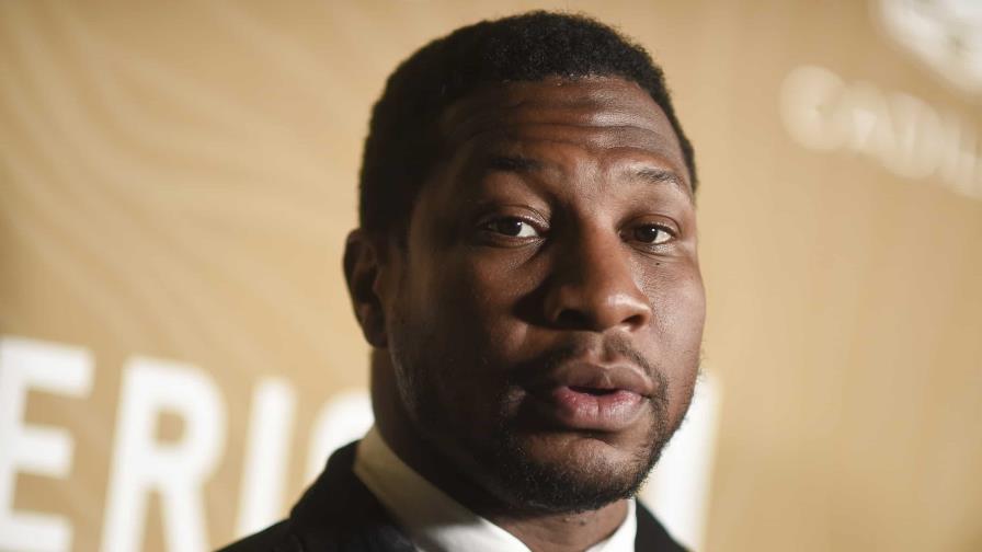 Actor Jonathan Majors comparece en caso por violencia machista, que su defensa niega