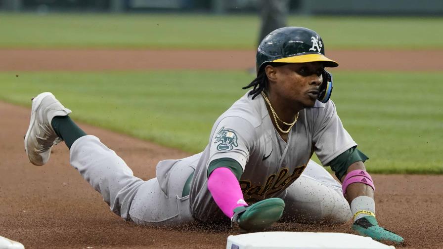 Esteury Ruiz impacta el juego con su velocidad