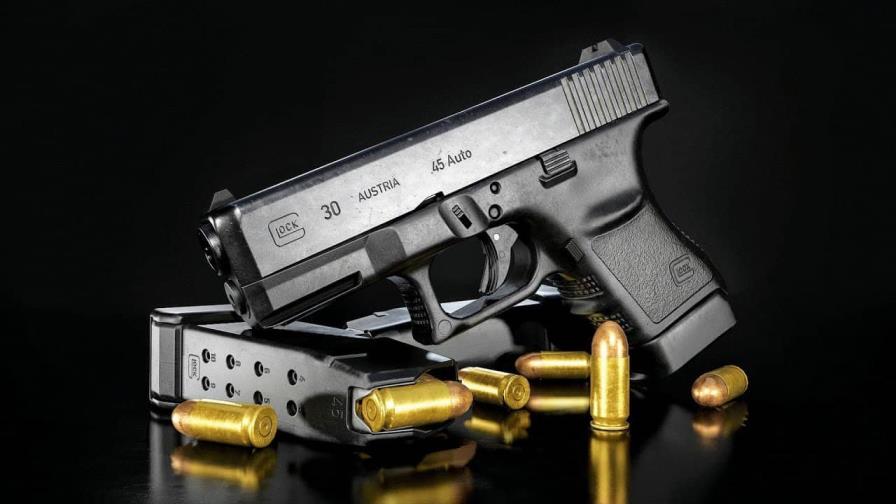 Los latinos están más expuestos a la violencia con armas de fuego, según asociación médica