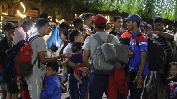 La situación es de crisis humanitaria, denuncia un sacerdote sobre los migrantes de El Paso, Texas