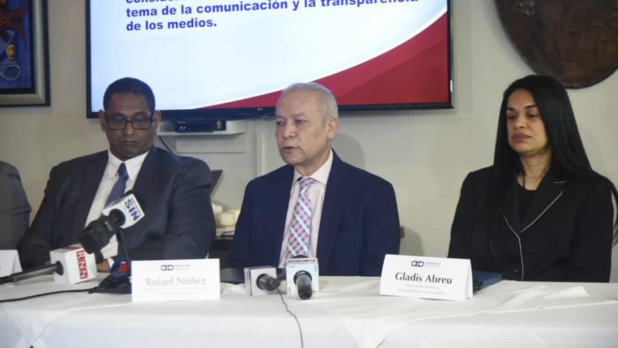 Observatorio Comunicación y Democracia compara el salario de periodistas con el de domésticas