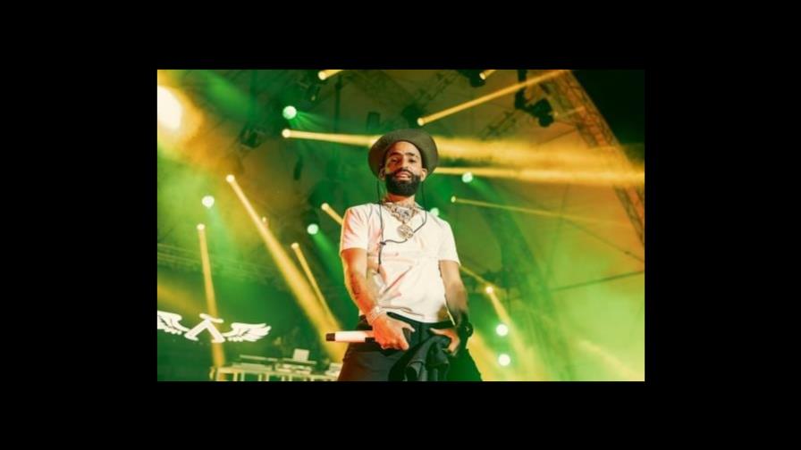 Arcángel informa sold out de su concierto en Santo Domingo y anuncia una nueva función Arcángel informa sold out de su concierto en Santo Domingo y anuncia una nueva función