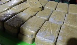 Decomisan 1,176 paquetes de droga y capturan a seis personas en Panamá
