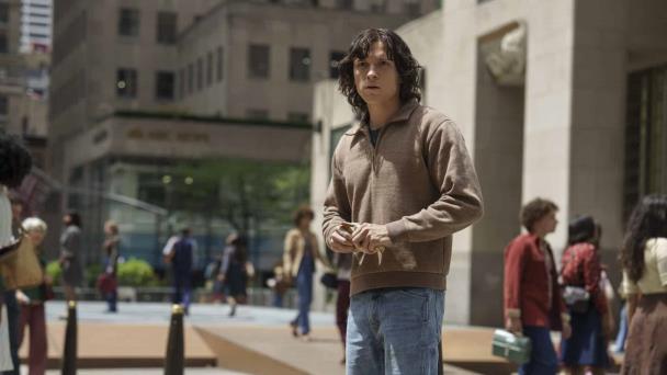 El británico Tom Holland protagoniza y produce la serie The Crowded Room