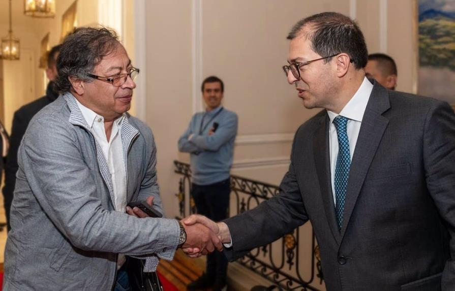 El fiscal general de Colombia a Petro: "Aquí estoy, esperando la destitución"