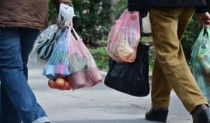 Malasia prohibirá completamente el uso comercial de las bolsas de plástico desde 2025