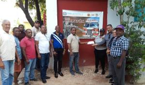 Senador de Independencia realiza donativo para comprar camión al Cuerpo de Bomberos de Duvergé