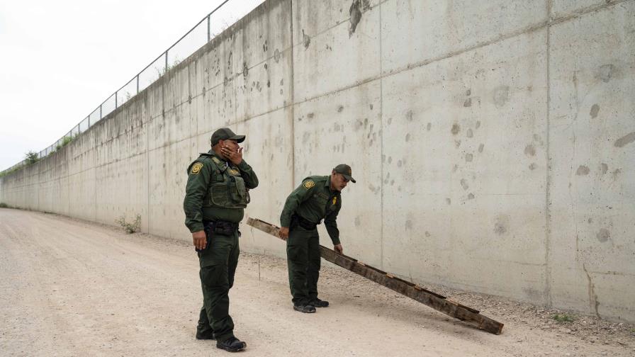 Republicanos proponen más muro fronterizo entre EEUU y México