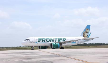 Investigan suceso que oblig&oacute; a avi&oacute;n a frenar bruscamente en aeropuerto de Los &Aacute;ngeles