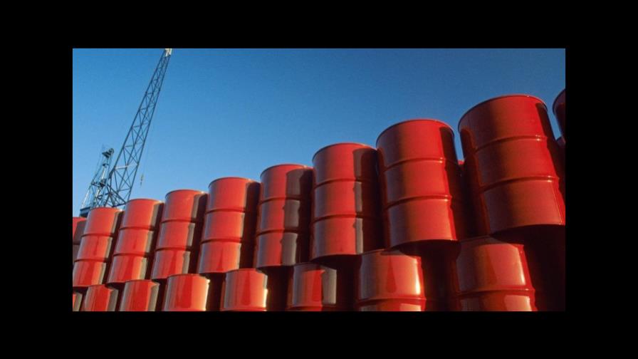 El petróleo de Texas baja un 3.4 % y cierra en US$71.83 el barril El petróleo de Texas baja un 3.4 % y cierra en US$71.83 el barril