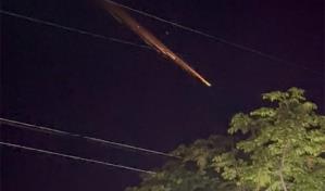 La noche de Japón se ilumina por restos de un cohete lanzado al espacio