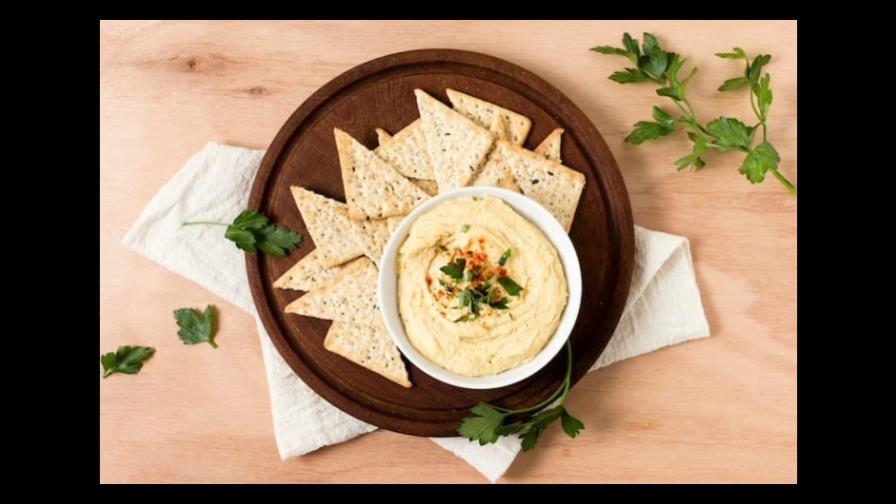 Tres versiones (fáciles y deliciosas) de hummus para celebrar su día
