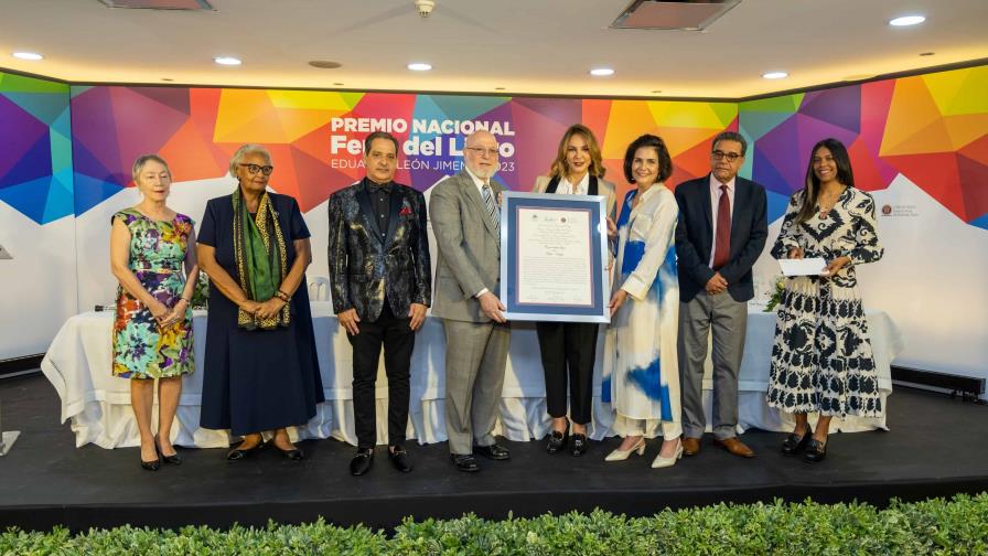 Pedro Vergés gana Premio Nacional Feria del Libro Eduardo León Jimenes 2023 Pedro Vergés gana Premio Nacional Feria del Libro Eduardo León Jimenes 2023