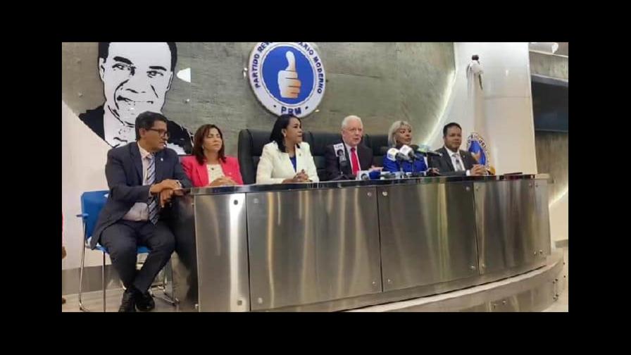 Cámara de Diputados busca crear Ministerio de Dominicanos en el Exterior Cámara de Diputados busca crear Ministerio de Dominicanos en el Exterior