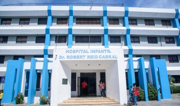 Ni&ntilde;o ve&iacute;a mu&ntilde;equitos en su casa cuando una bala lo alcanz&oacute; en El Seibo